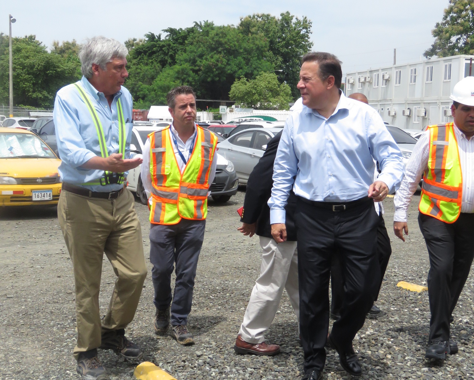 El presidente de Panamá, Juan Carlos Varela, visita las obras de FCC