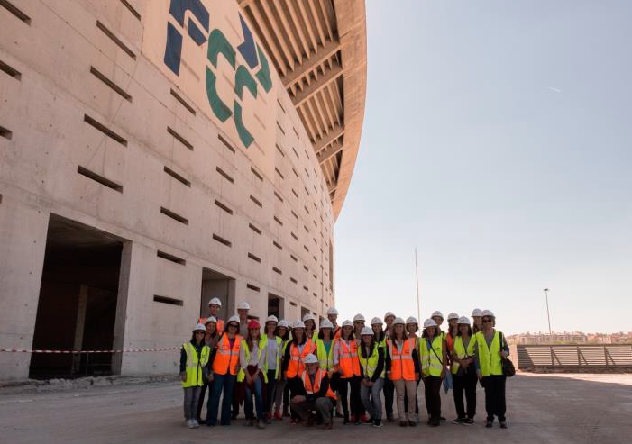 Los técnicos de recién incorporación del Instituto Nacional de Seguridad e Higiene en trabajo, visitan el Estadio de La Peineta
