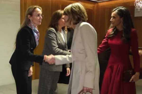 La presidenta del Grupo FCC asiste a una reunión de trabajo de la reina y la primera dama alemana sobre mujer e igualdad en España